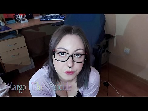 ❤️ Духтари Санобар бо айнак Дилдо амиқ дар камера ❤️ Синси босифат дар мо ❌❤