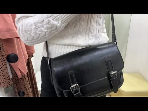 ❤️ Мастурбатсияи оммавии зани ҷавон ФералБерри бо дилдо дар утоқи мувофиқ ❤️ Синси босифат дар мо ❌❤